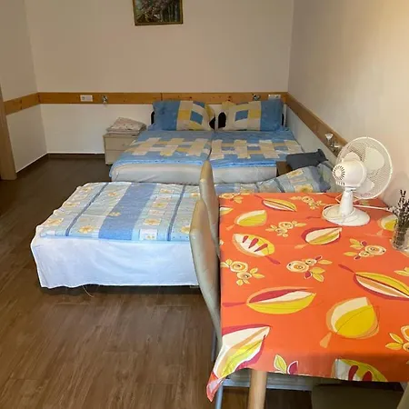 Diofa Apartmanhaz Kapuvár Exterior photo