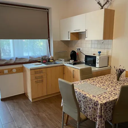 Diofa Apartmanhaz Kapuvár Exterior photo