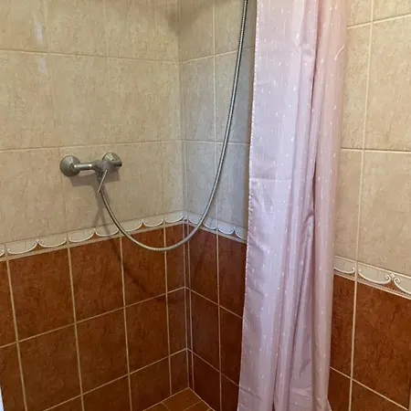 Diofa Apartmanhaz Kapuvár Exterior photo