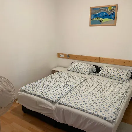Diofa Apartmanhaz Kapuvár Exterior photo